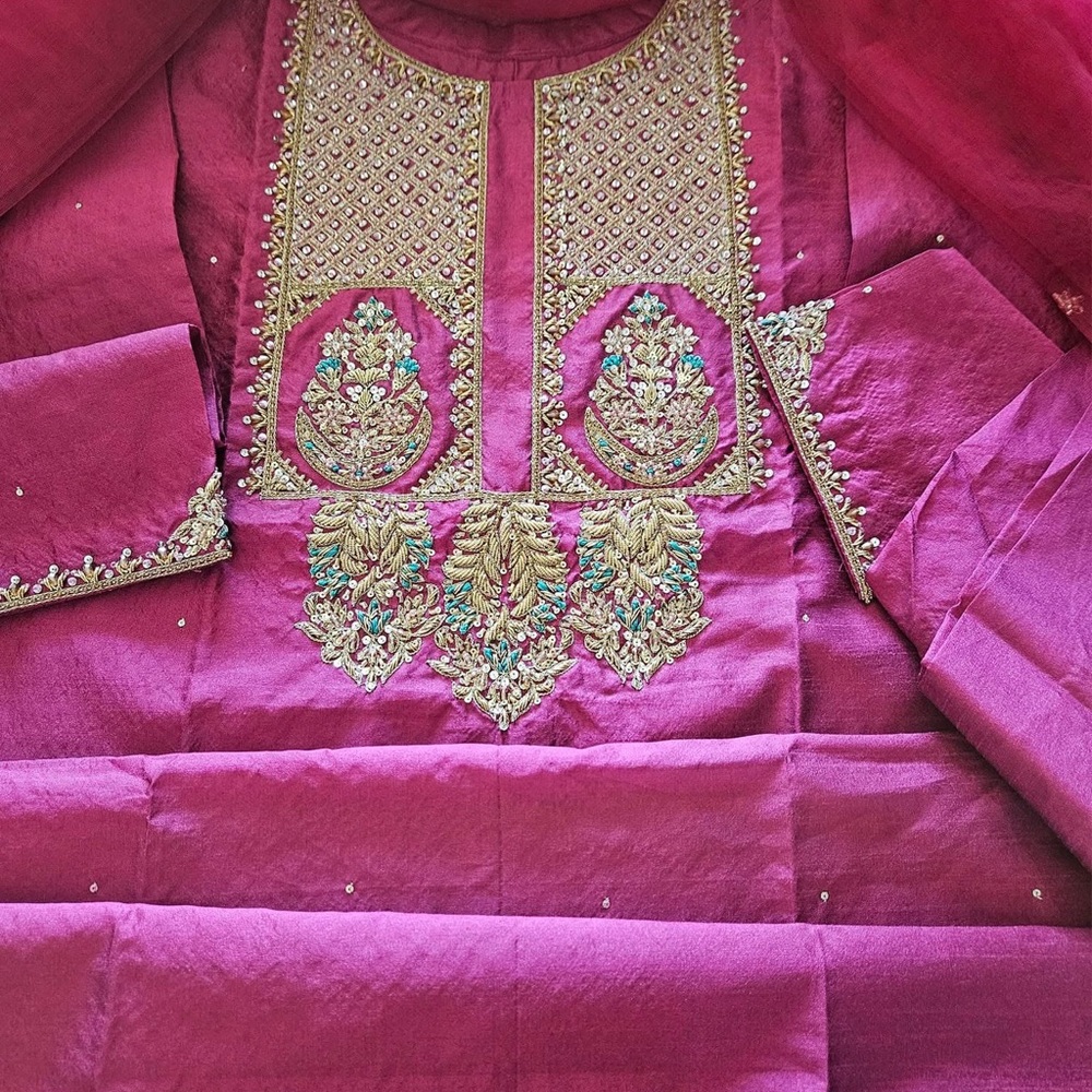 Eid Embroidered Pink Traditional Outfit 3 piece size M shalwar kameej Pakistani